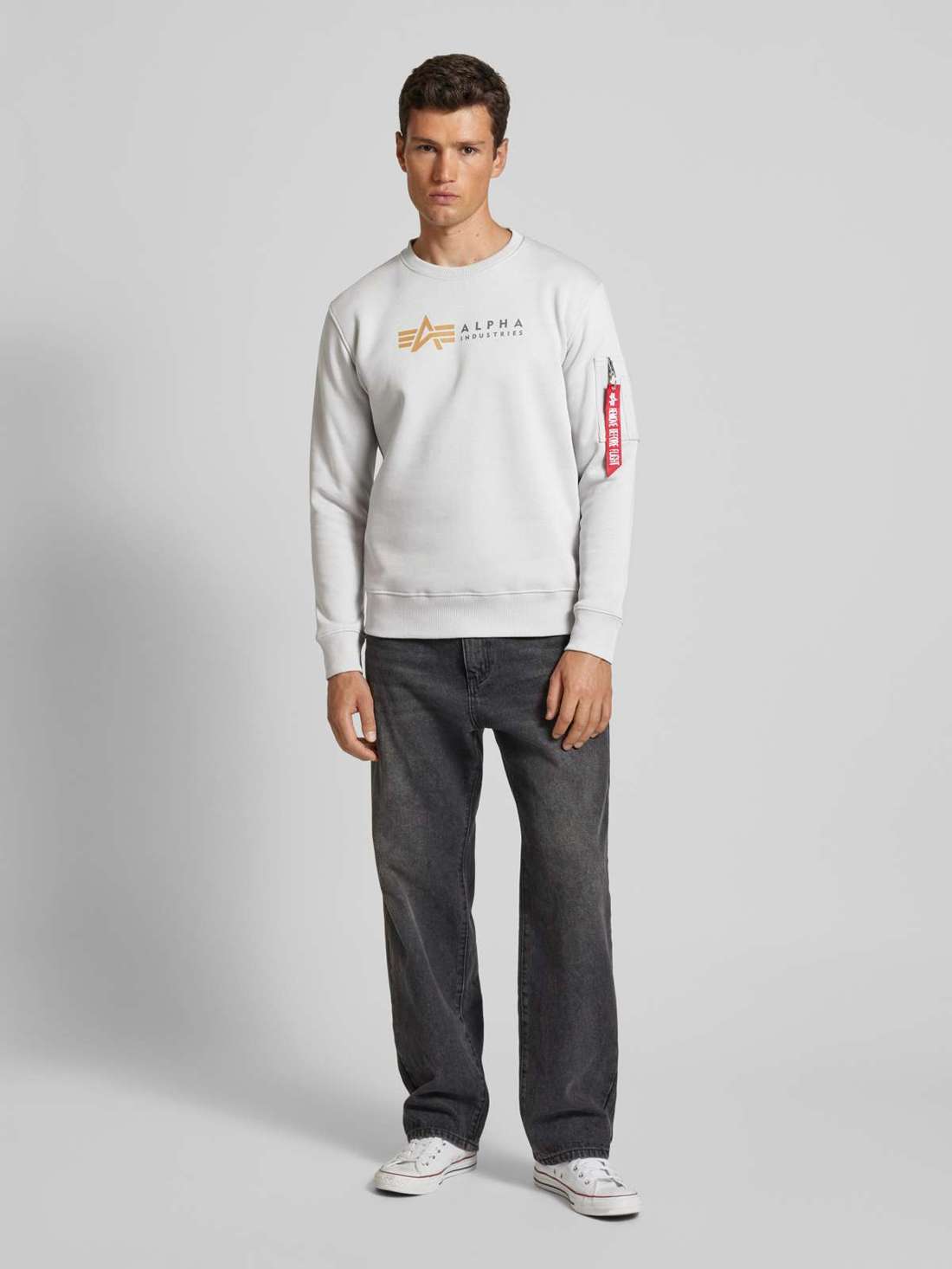 Толстовка с принтом этикетки и карманом на молнии