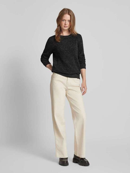 Вязаный свитер из фантазийной пряжи DALO