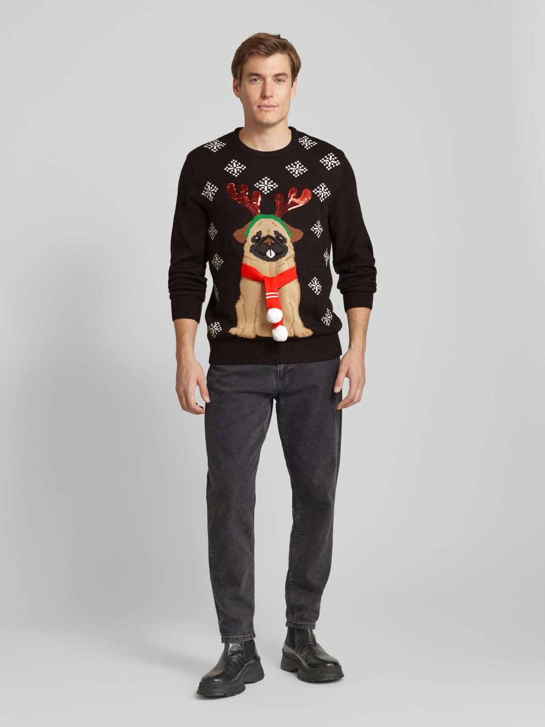 Вязаный свитер с круглым вырезом