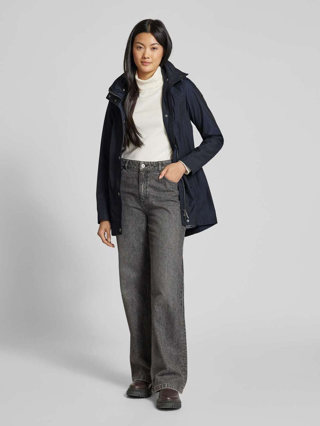 Функциональная куртка с карманами на молнии ROMANCE