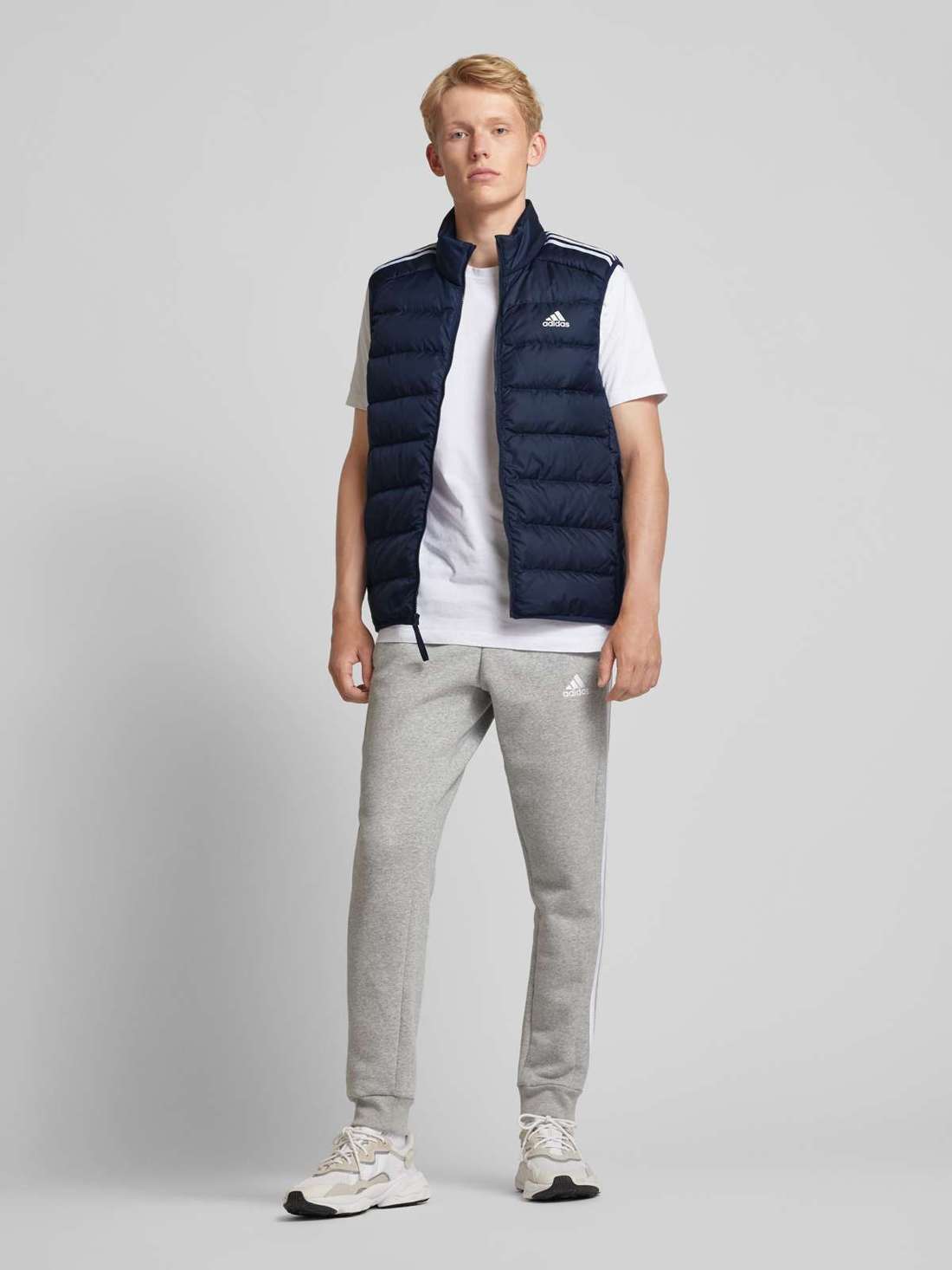 Стеганый жилет с воротником стойкой