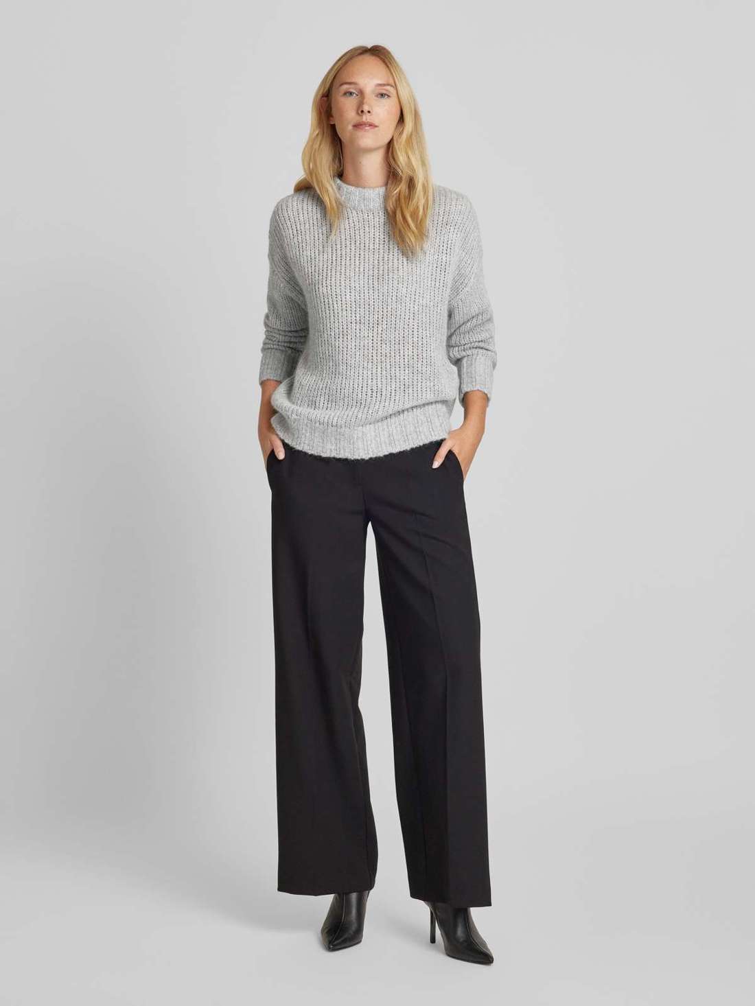 Шерстяной свитер с пришитыми этикетками Sloossy