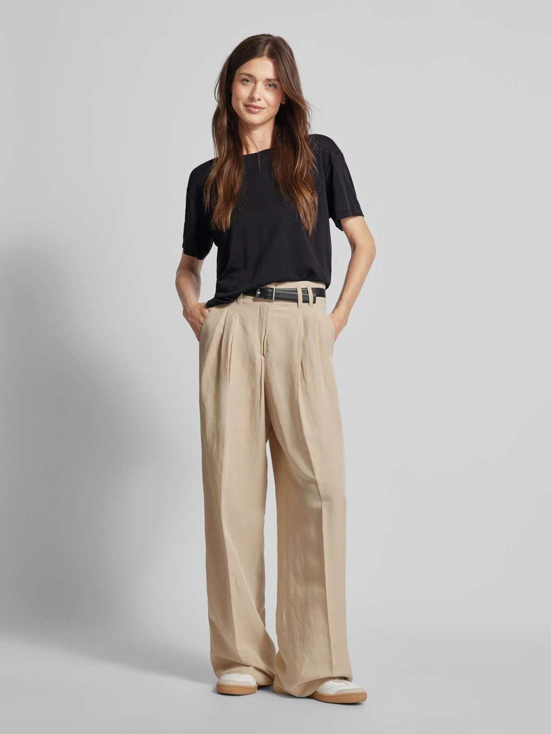 Футболка с круглым вырезом в рубчик