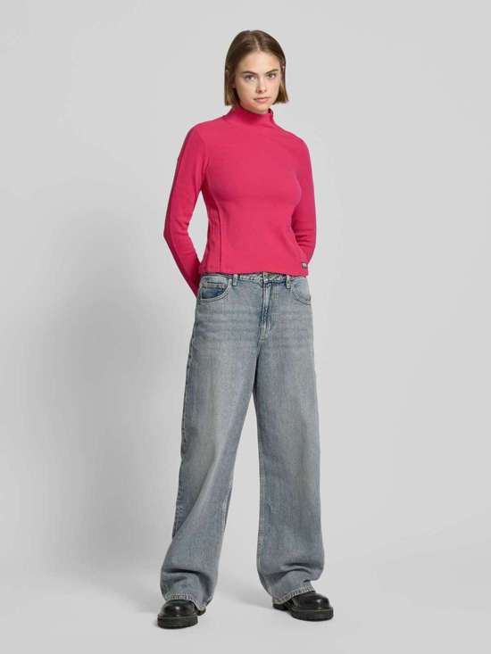 Рубашка с длинными рукавами и нашивкой-лейблом