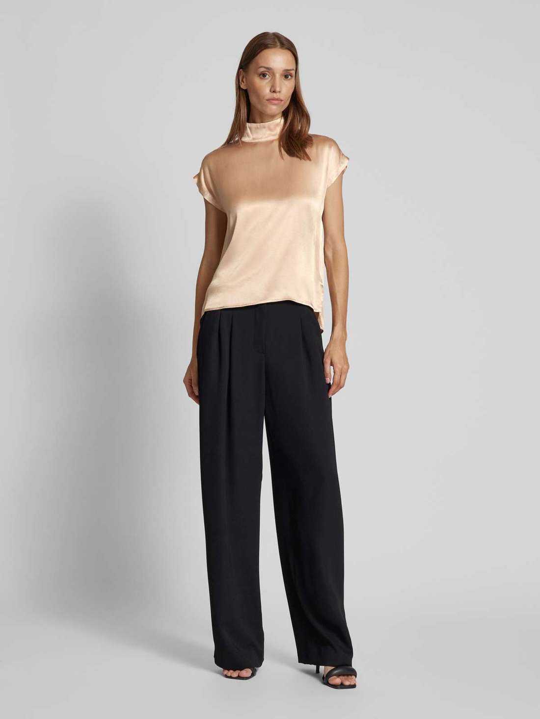 Блузка-рубашка из вискозы с воротником стойкой