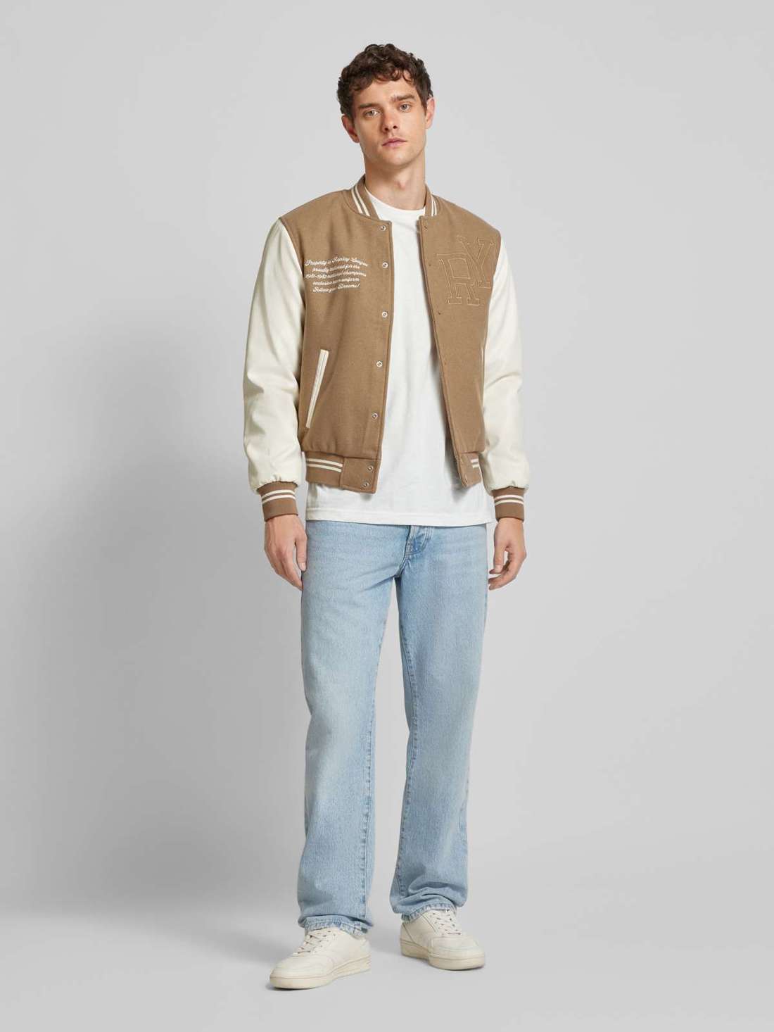 Студенческий пиджак с вышитыми лейблами Varcity