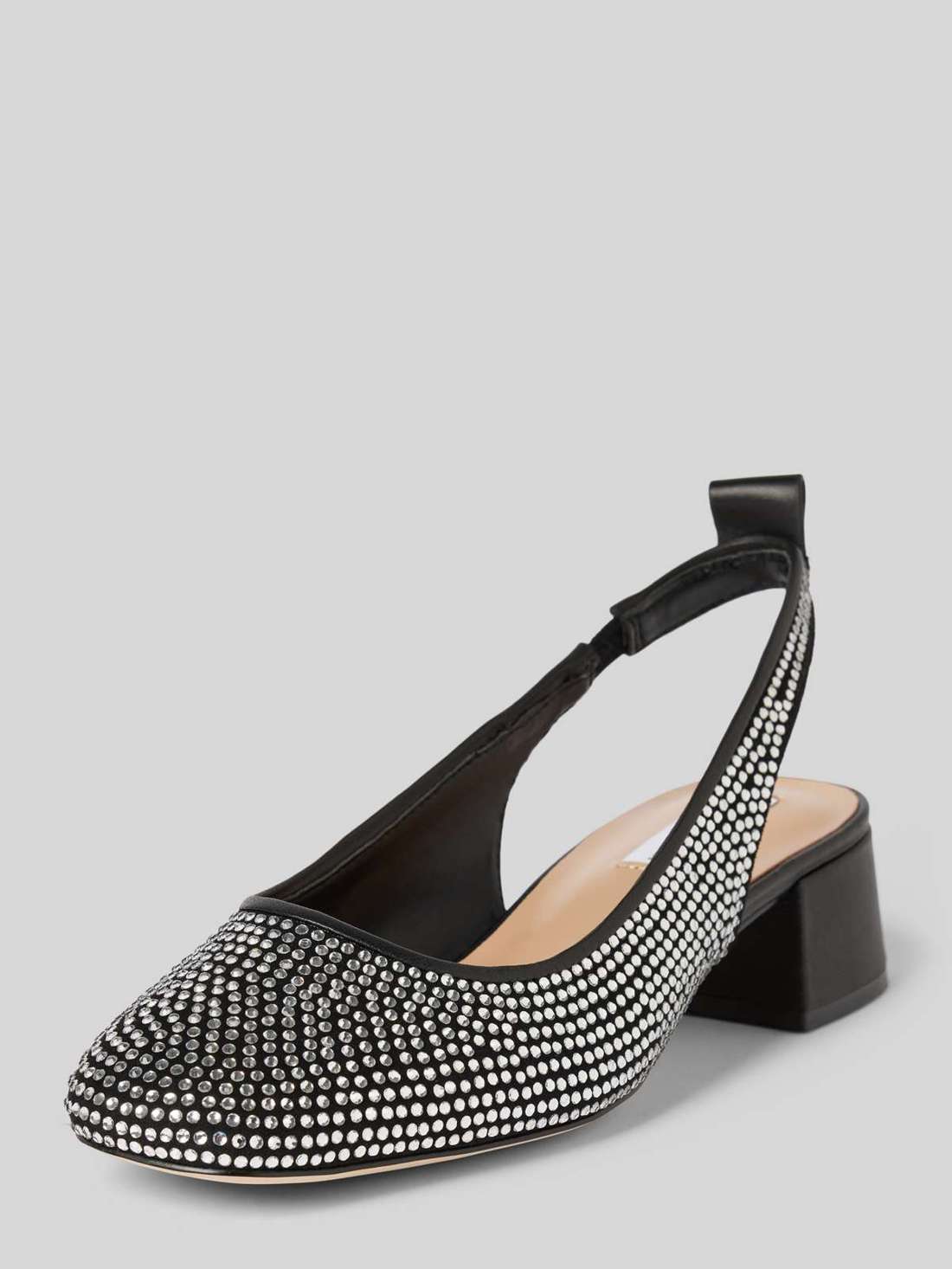 Кроссовки с аппликацией-лейблом SMITTEN