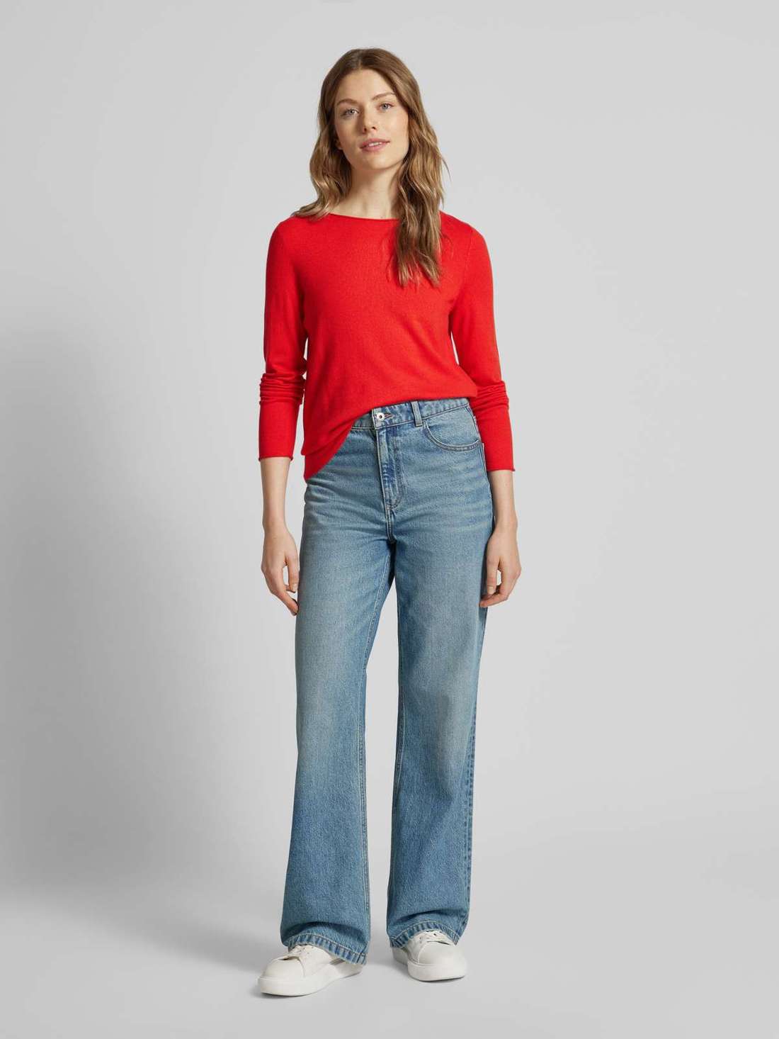 Трикотажный свитер классического кроя из мягкой смесовой шерсти с подвернутым краем