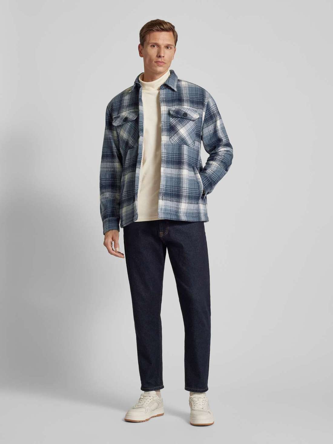 Куртка-рубашка стандартного кроя с нагрудными карманами с клапанами