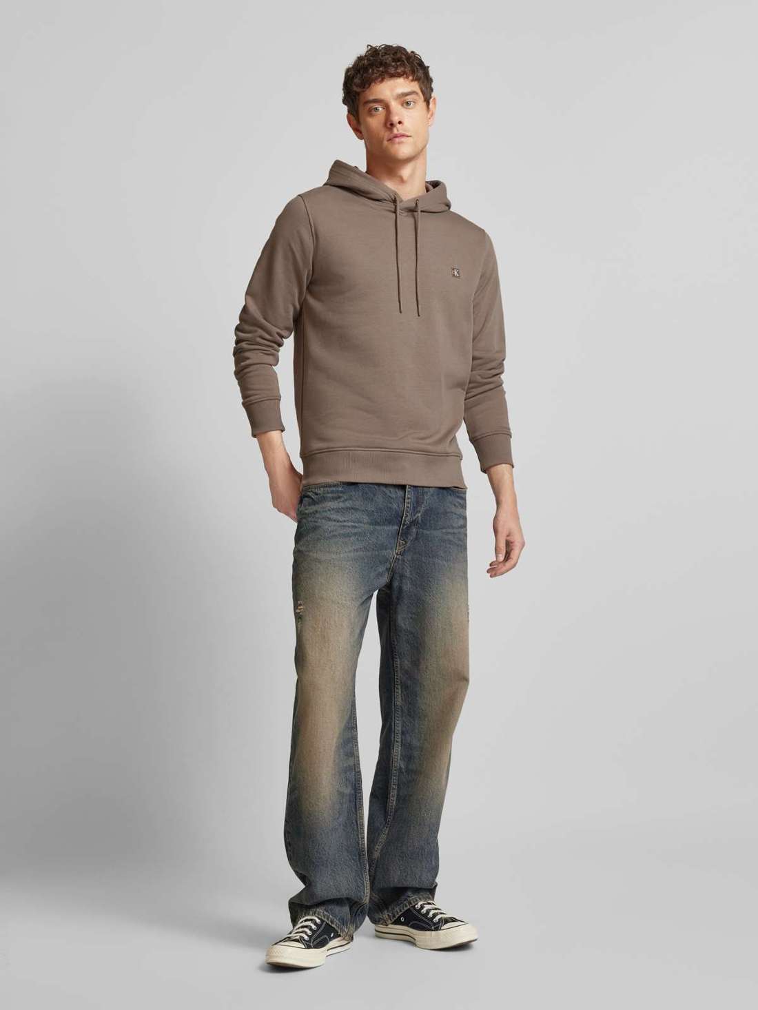 Толстовка с нашивкой-лейблом