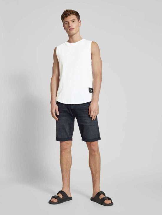 Майка с нашивкой-лейблом