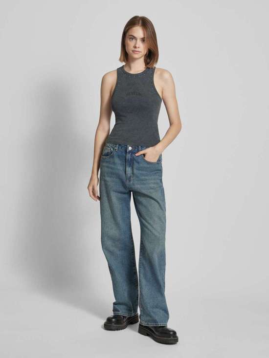 Майка с отделкой заклепками