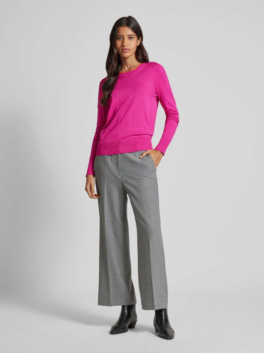 Вязаный свитер с круглым вырезом