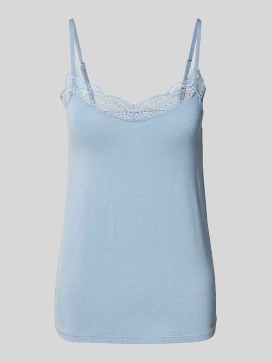 Пижама с кружевной отделкой