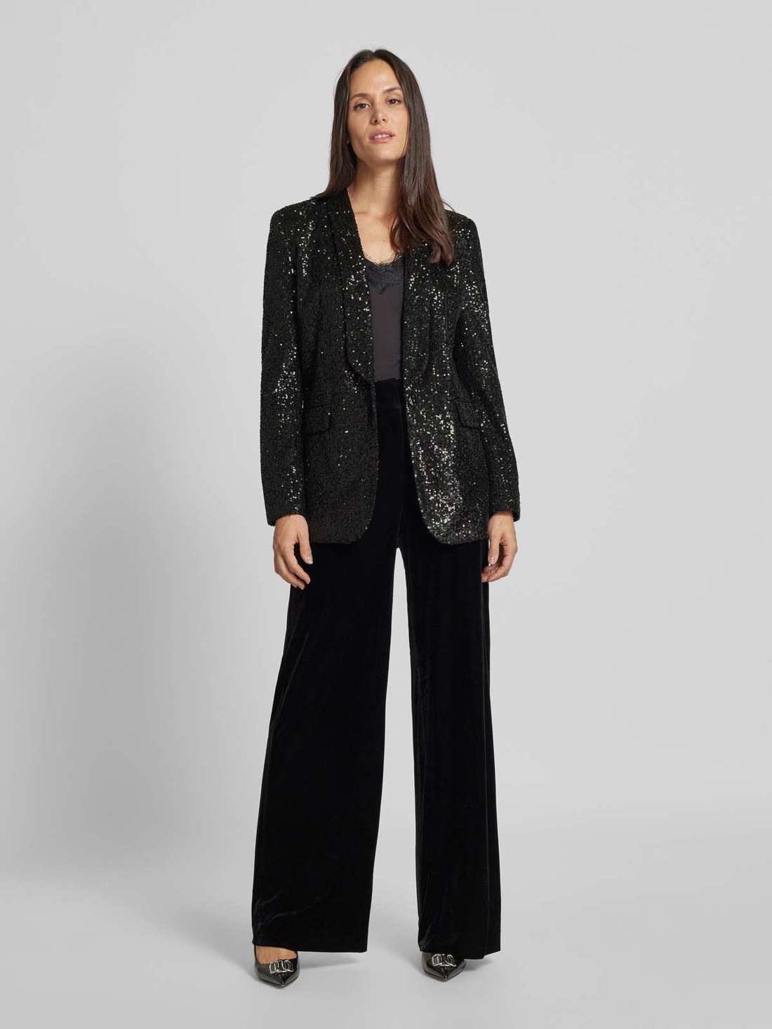 Блейзер с отделкой пайетками