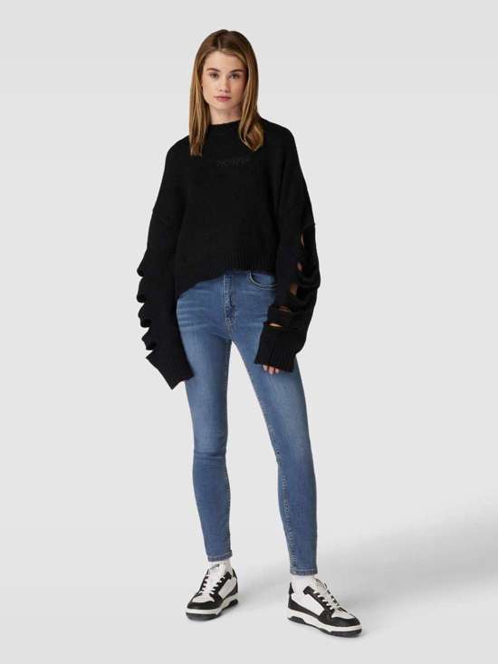 Узкие джинсы