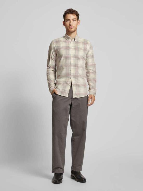 Повседневная рубашка с воротником на пуговицах