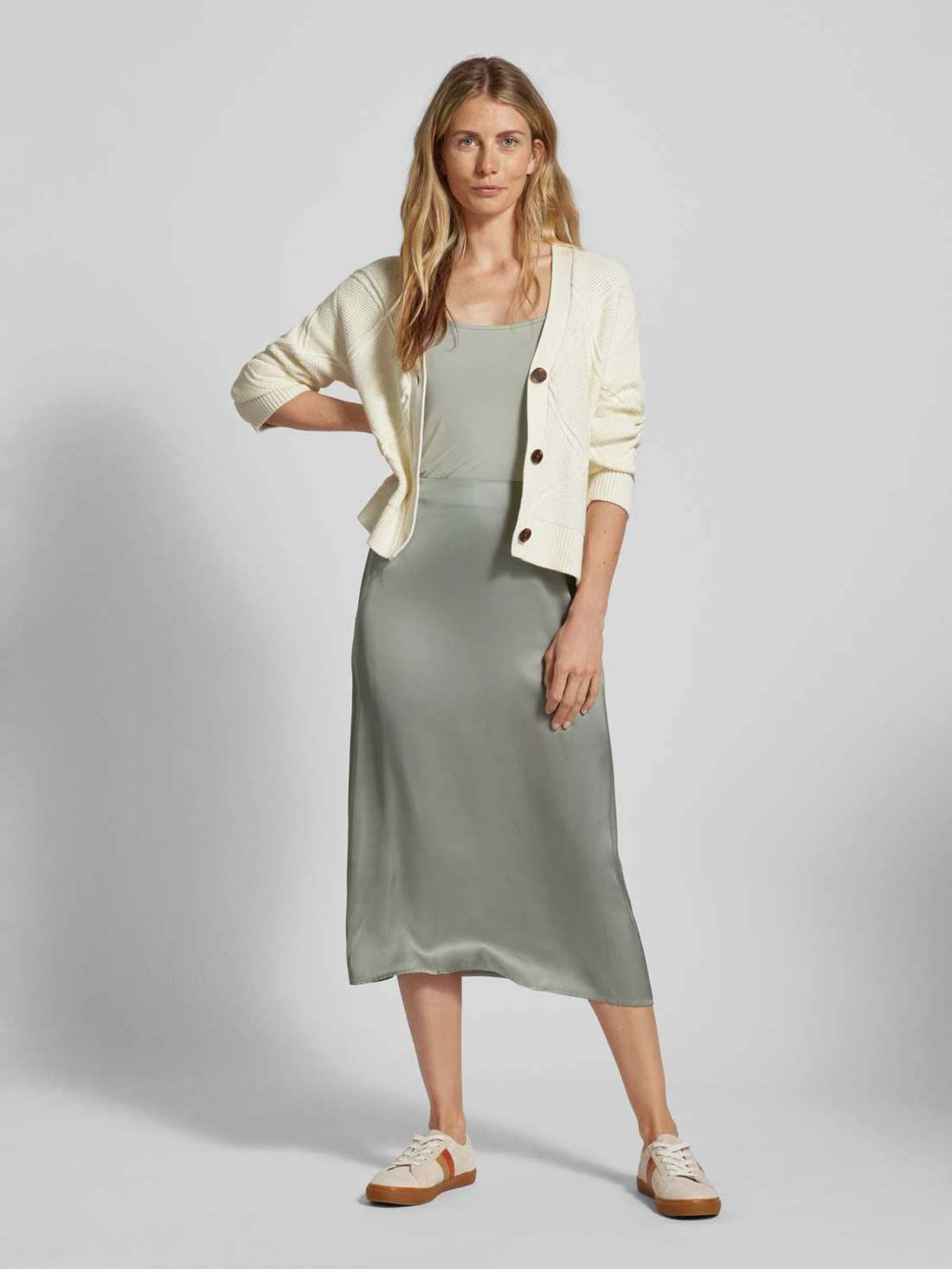 Топ с бретельками-спагетти