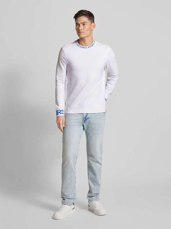 Толстовка с принтом этикетки