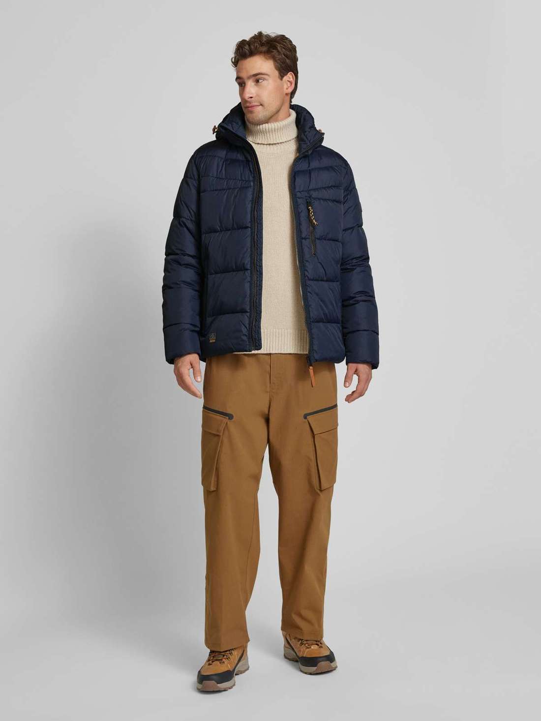 Стеганая куртка с капюшоном