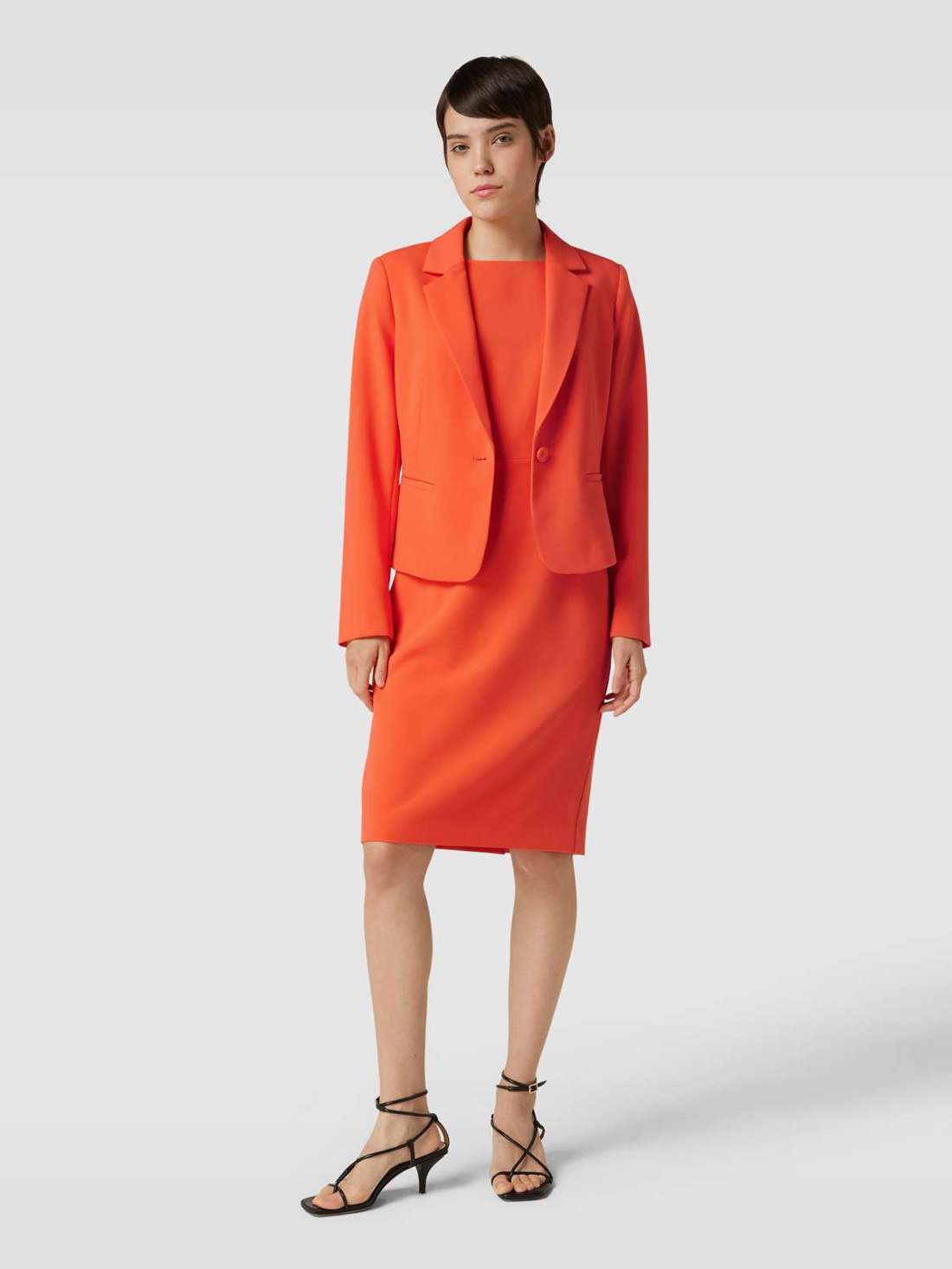 Блейзер с воротником с лацканами