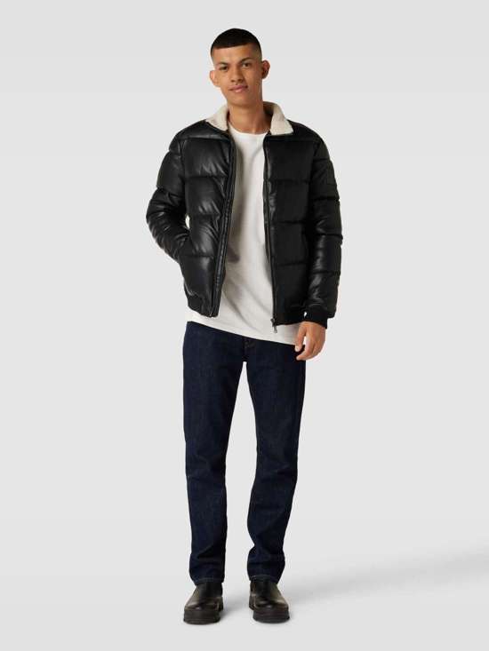 Стеганая куртка под кожу