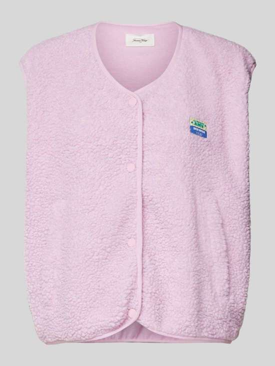 Меховой жилет Тедди с нашивкой-лейблом HOKTOWN