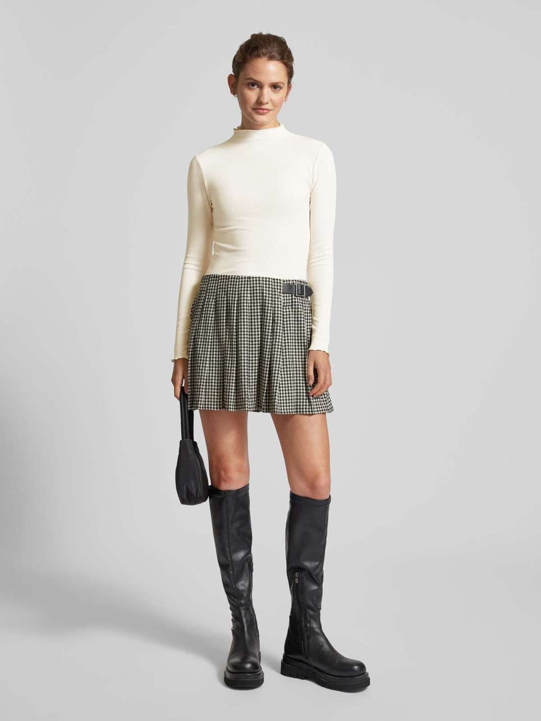 Лонгслив с воротником стойкой Daniela