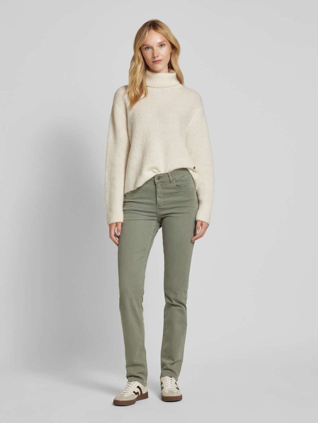 Джинсы стандартного кроя с пятью карманами CICI