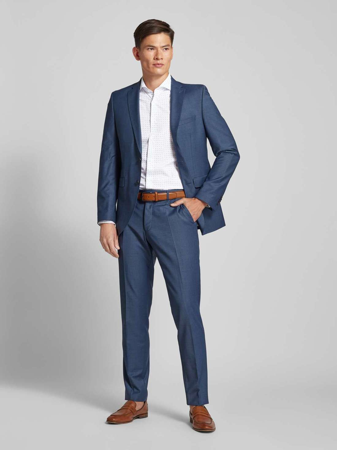 Деловая рубашка приталенного кроя с воротником «Кент»