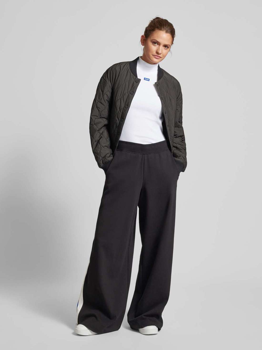 Лонгслив с ребристым воротником-стойкой