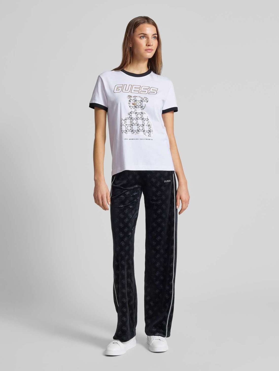 Футболка с принтом в виде этикетки