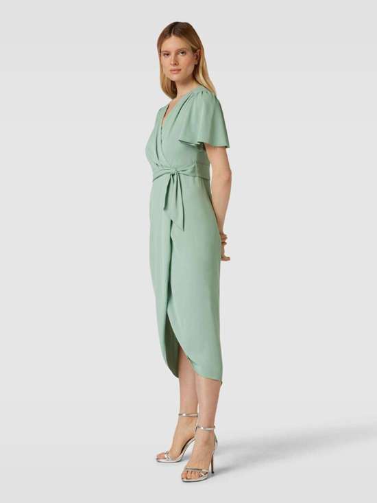 Вечернее платье с запахом