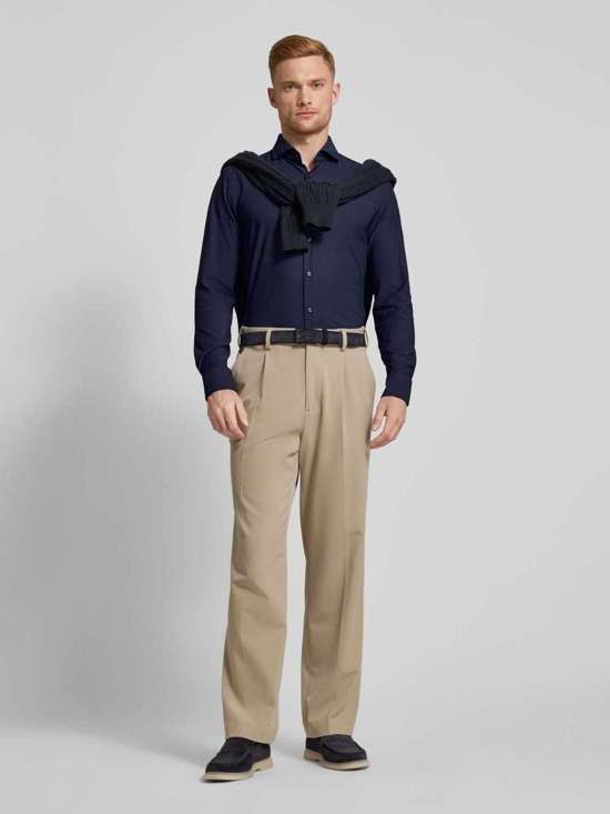 Деловая рубашка приталенного кроя с воротником-акулой Hank