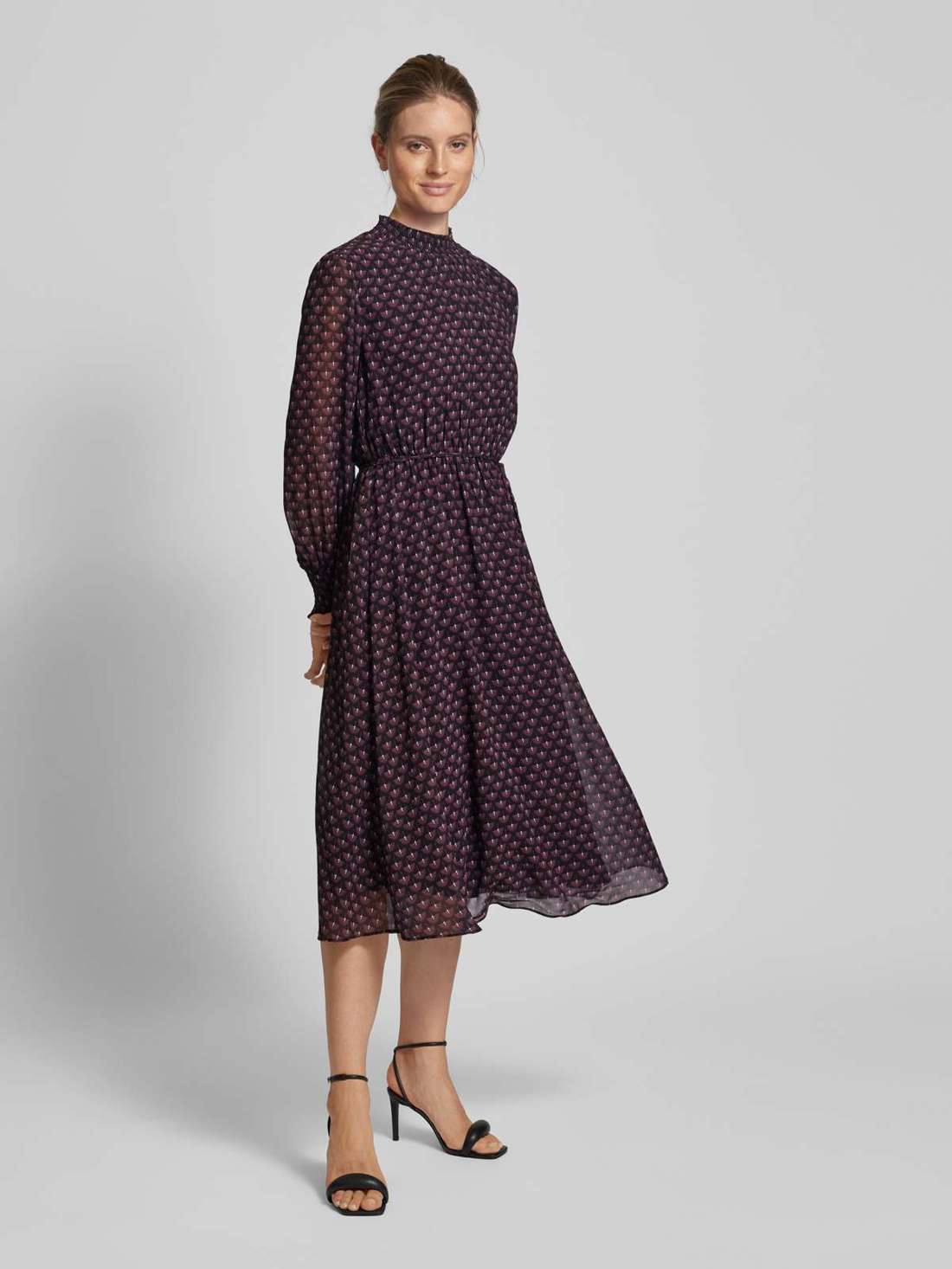 Платье миди с поясом