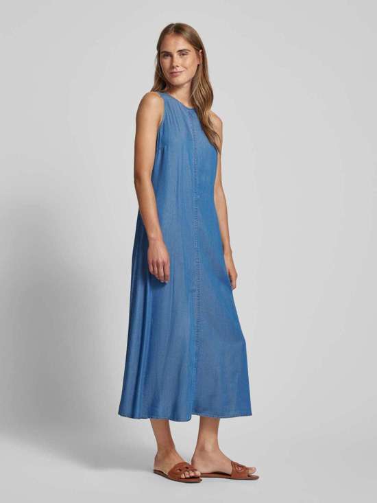 Джинсовое платье с разделительным швом