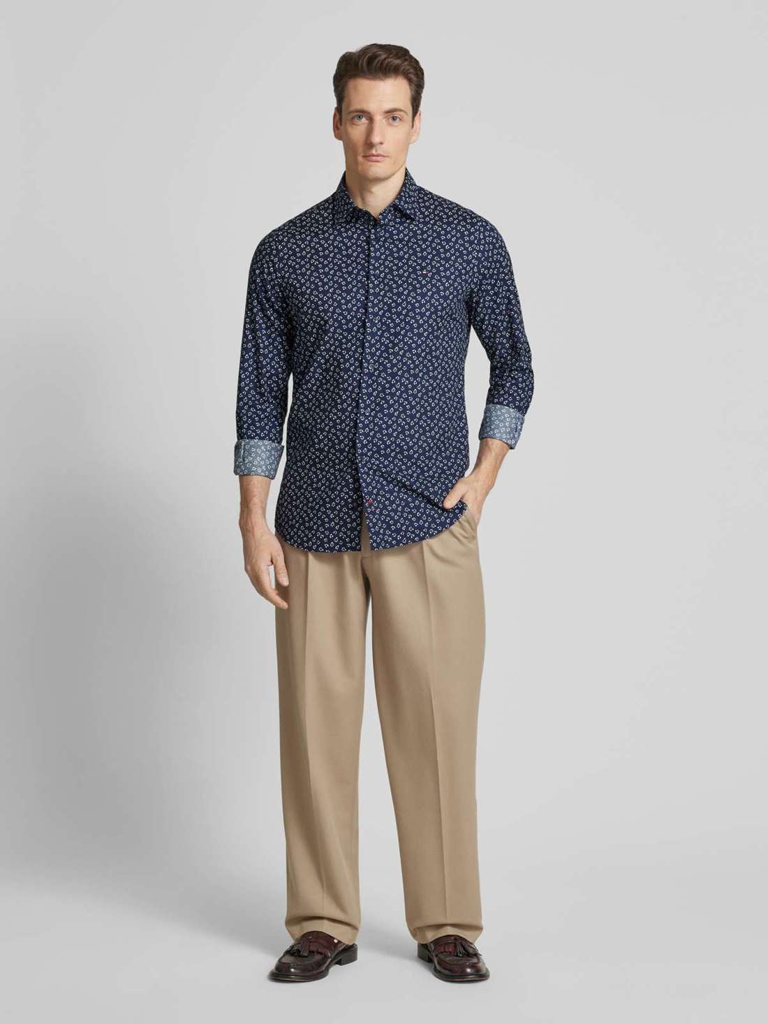 Деловая рубашка классического кроя с воротником «Кент»