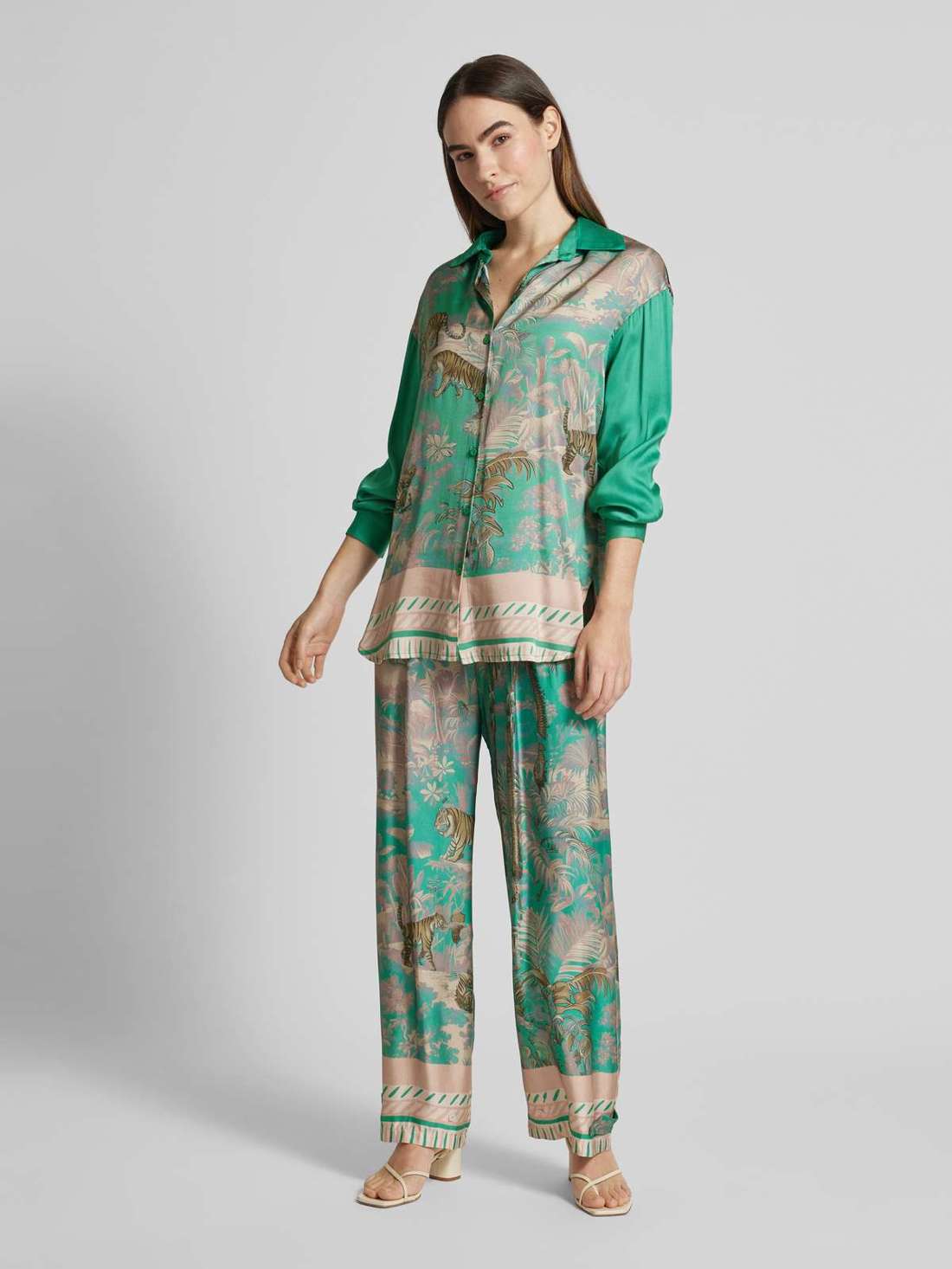 Блуза обычного кроя с отложным воротником Tiger in the Jungle