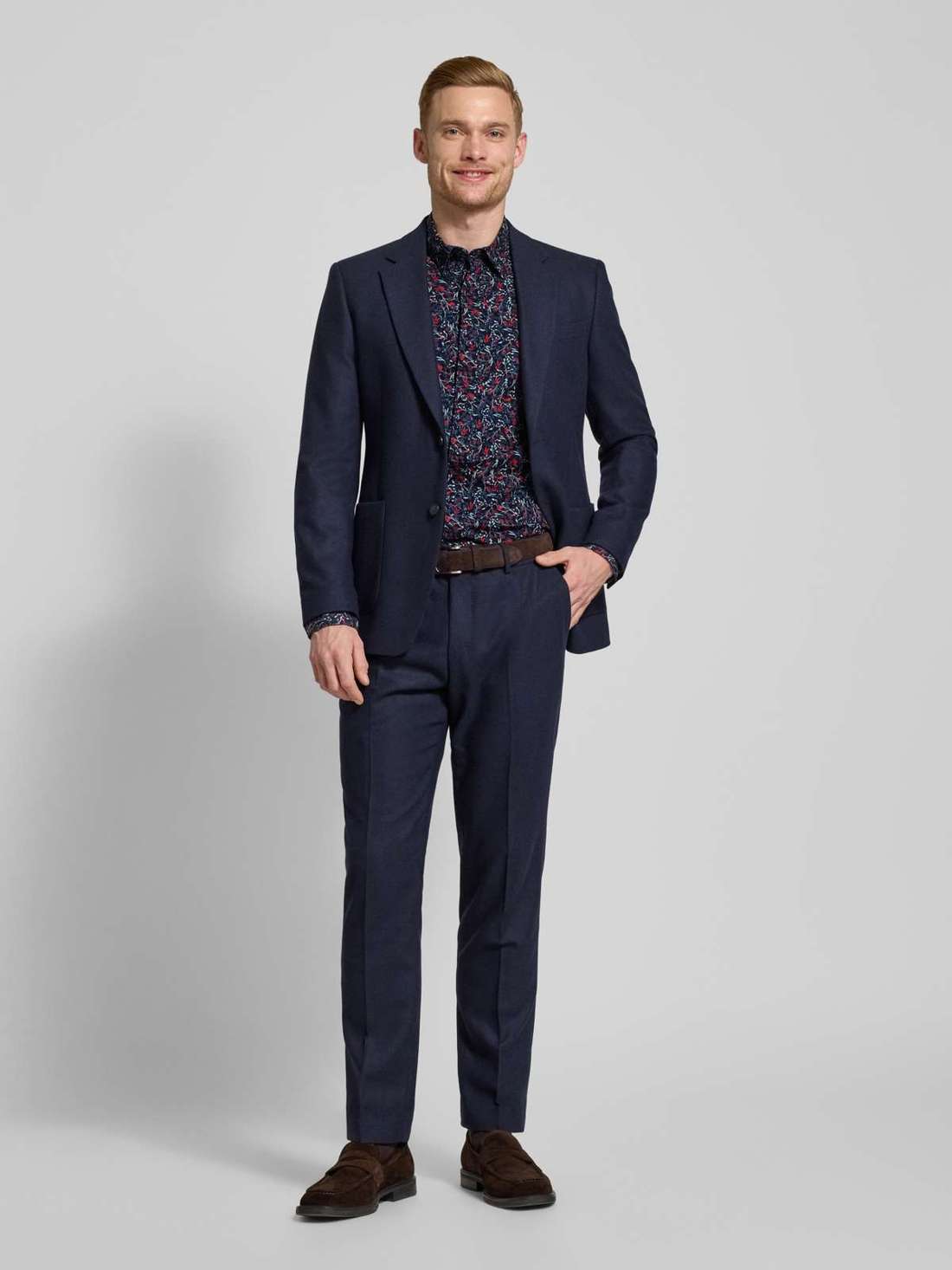 Повседневная рубашка стандартного кроя с воротником «Кент»