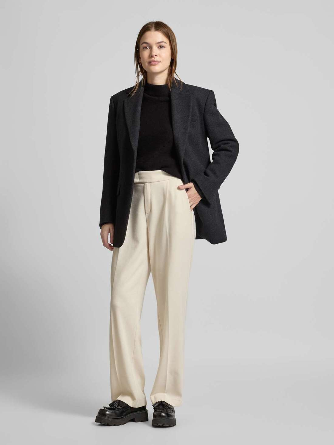 Трикотажный свитер приталенного кроя из высококачественного хлопка тонкой изнаночной вязкой