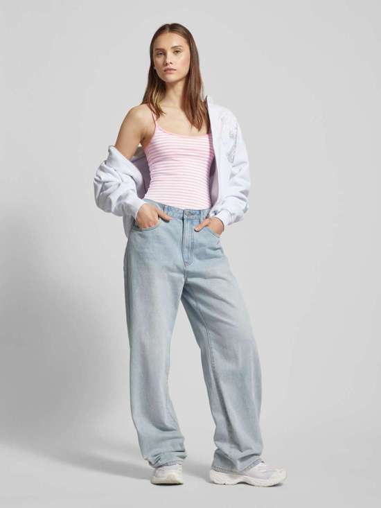 Майка на бретельках-спагетти