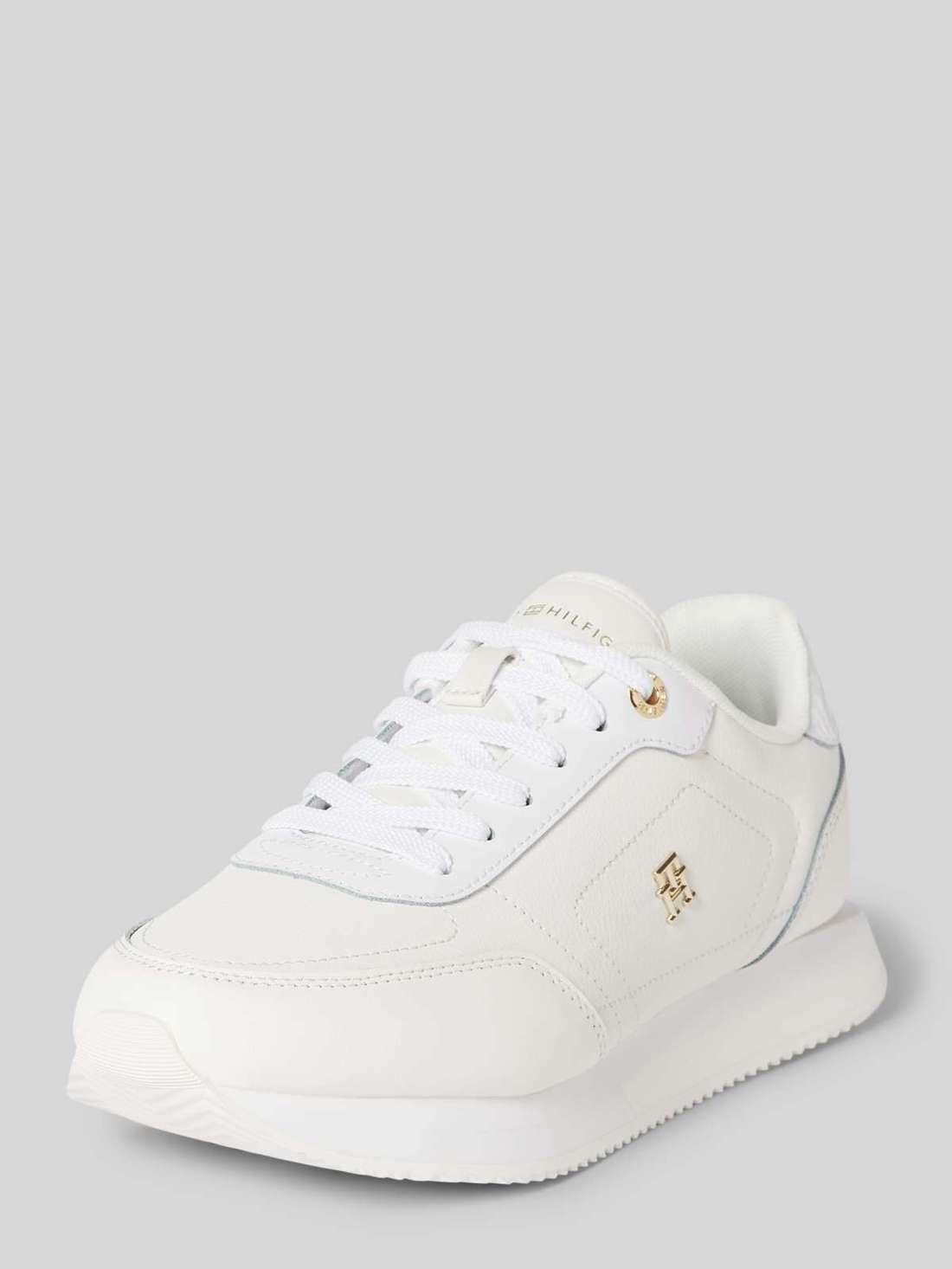 Кожаные кроссовки с лейблом