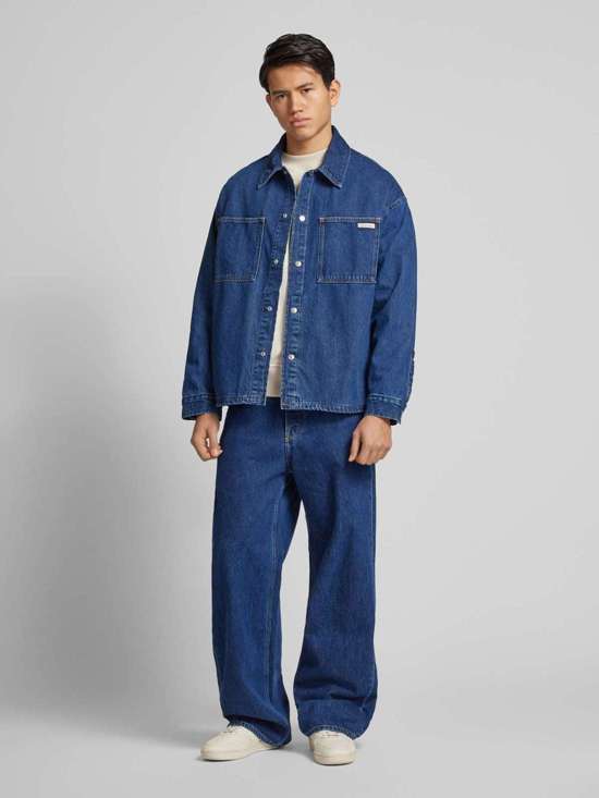 Джинсы свободного кроя с пятью карманами