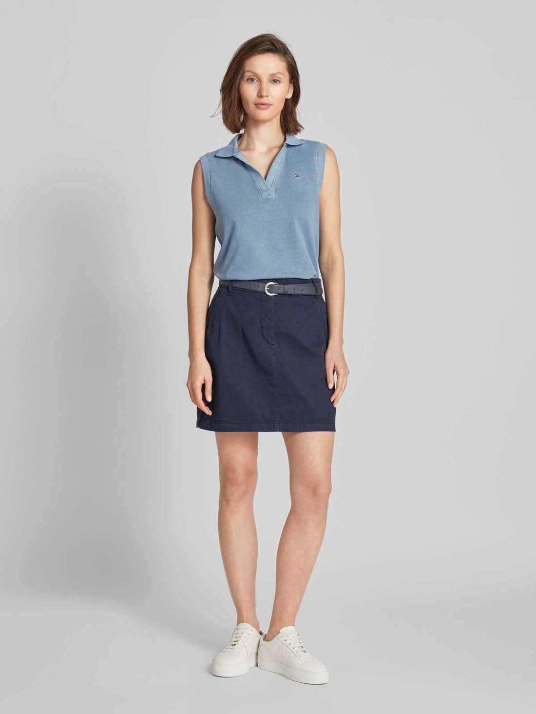 Топ с этикеткой