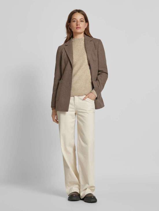 Вязаный свитер с воротником стойкой