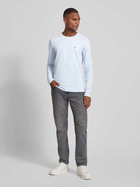 Лонгслив стандартного кроя из вискозы с пришитой этикеткой