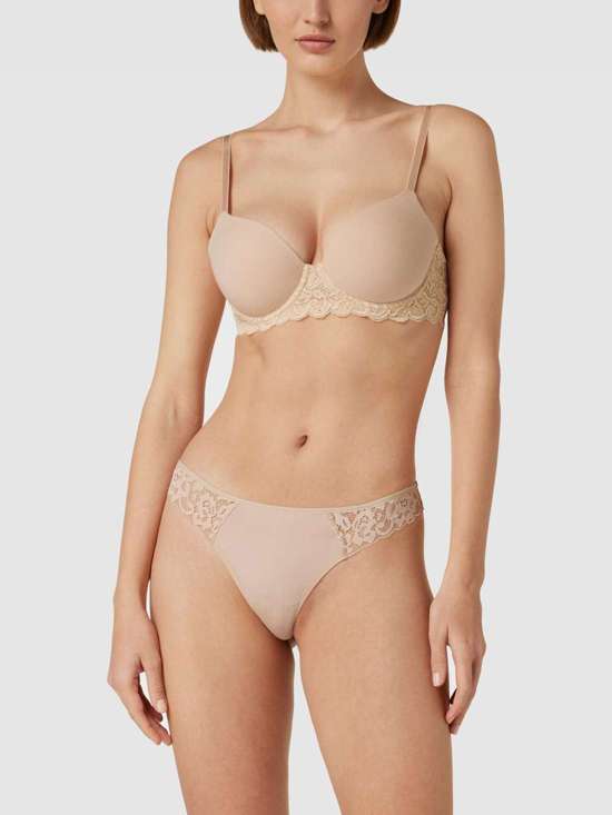 Чашка бюстгальтера с кружевной вставкой Moments