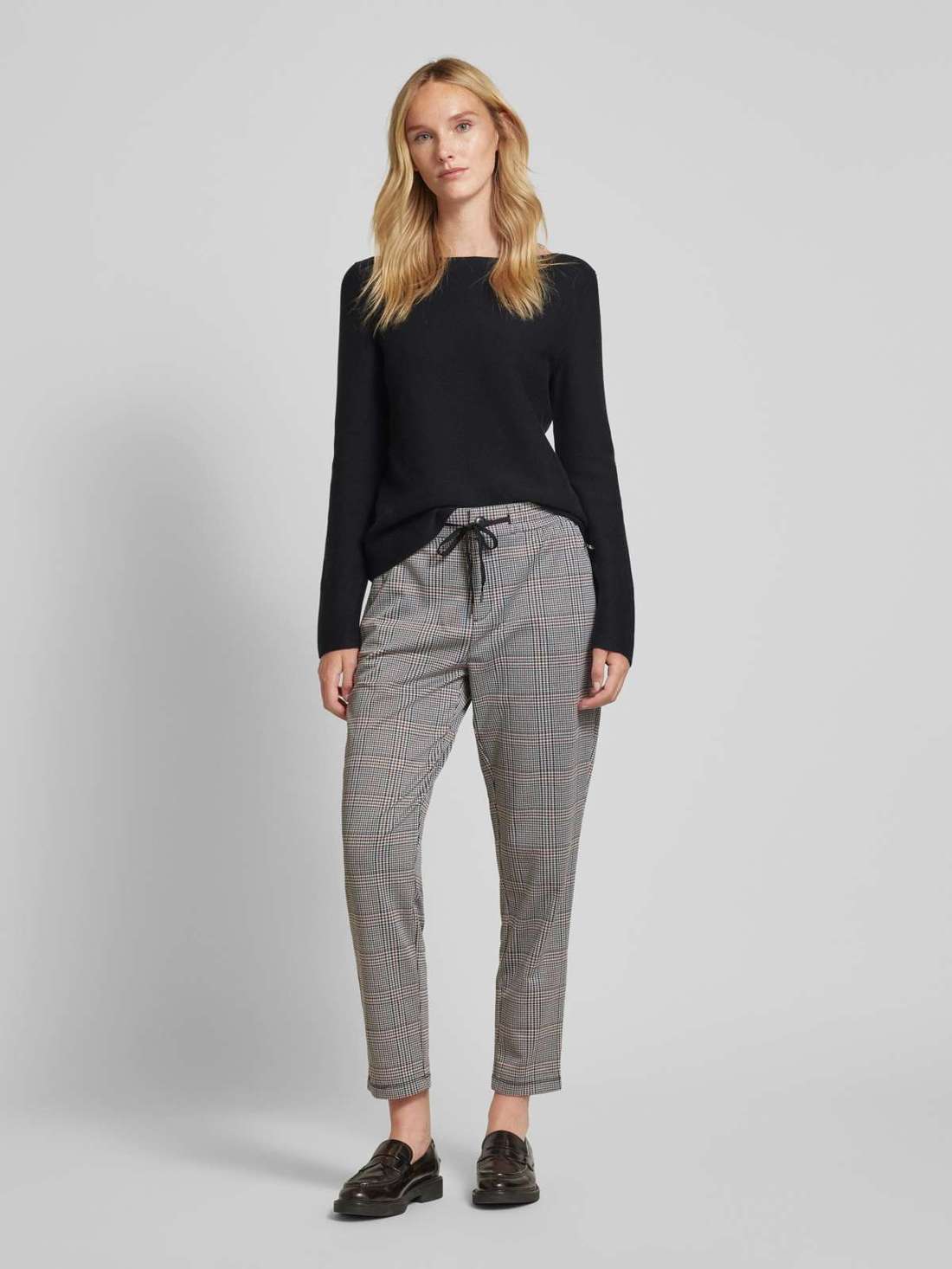 Спортивные брюки стандартного кроя с узором в клетку «гусиные лапки»