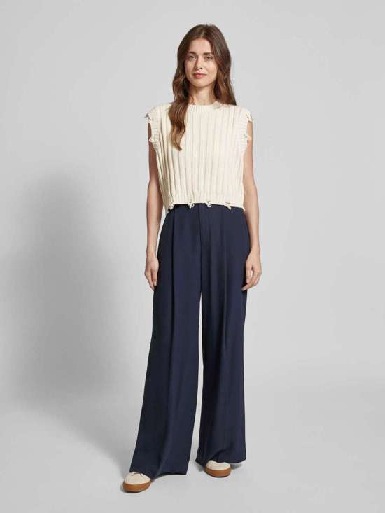 жилет-свитер с V-образным вырезом DANNA