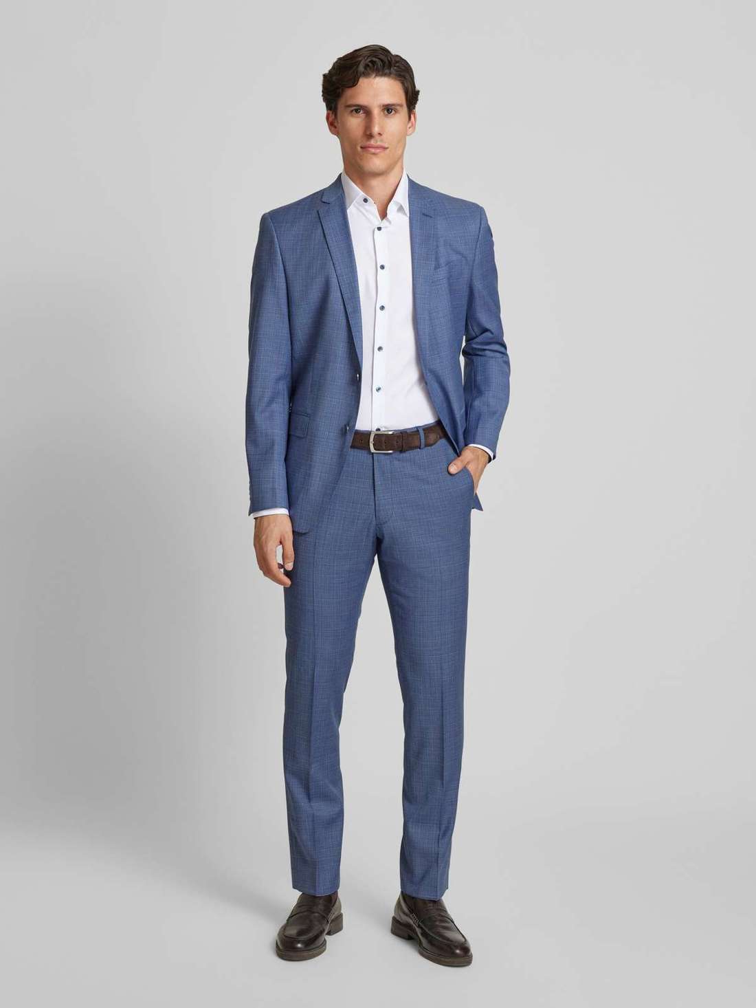 Костюмные брюки узкого кроя с заглаженными складками